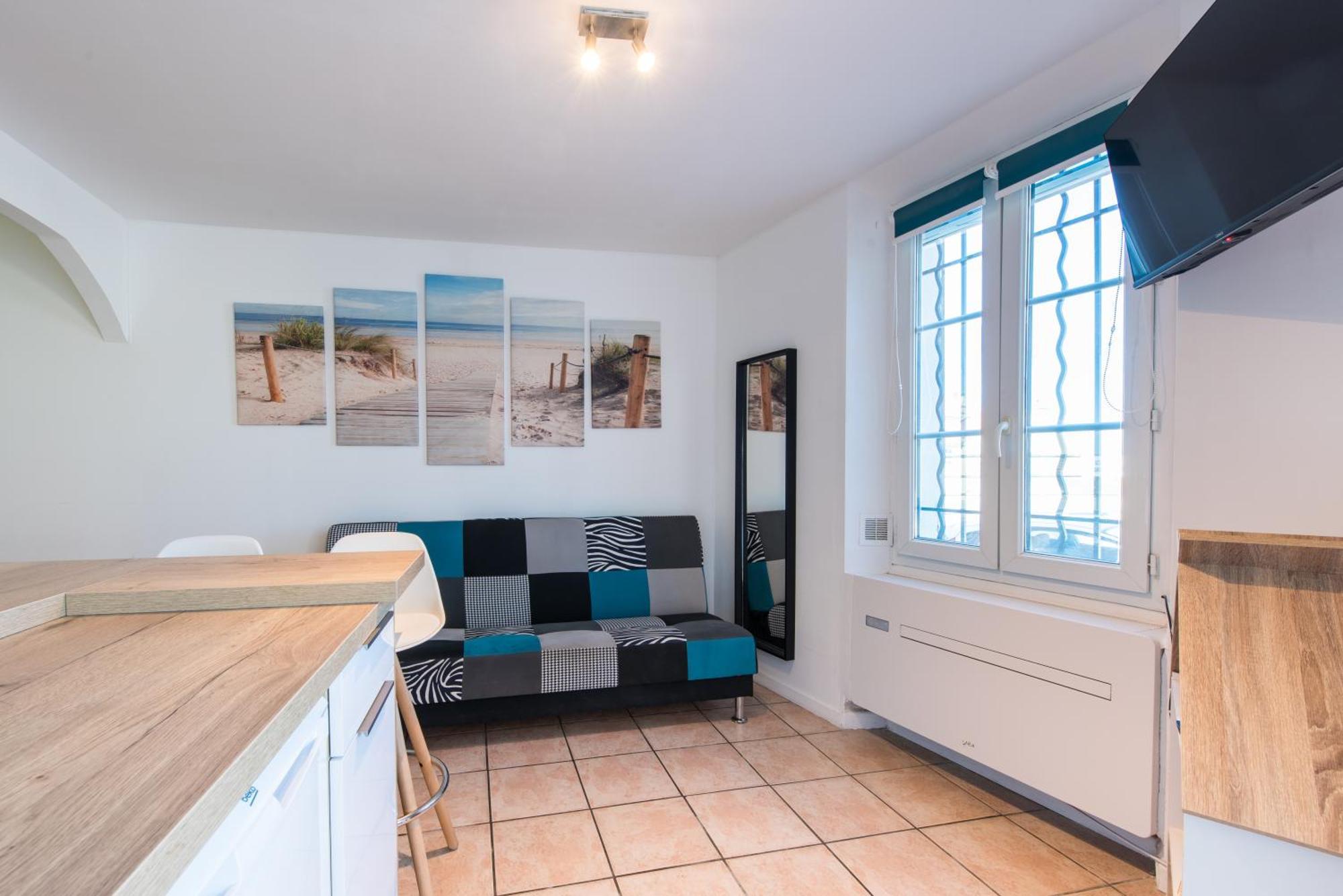 Beautiful Renovated Studio With View- Old Hyères Exterior foto